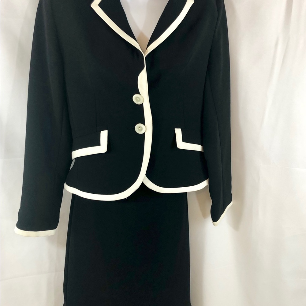 Larry Levine suit w/coat size 4